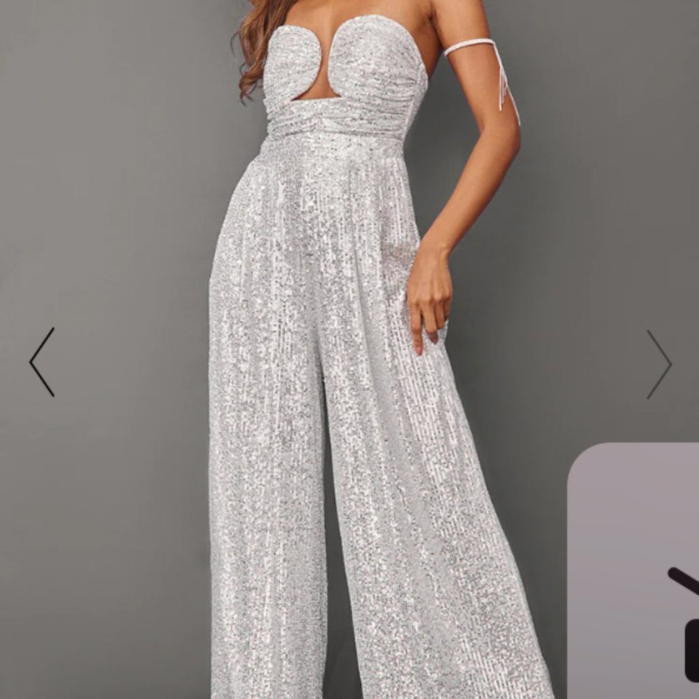 PrettyLittleThing | SILVER SEQUIN WIRE DETAIL BANDEAU WIDE LEG JUMPSUIT - Picture 3 of 9